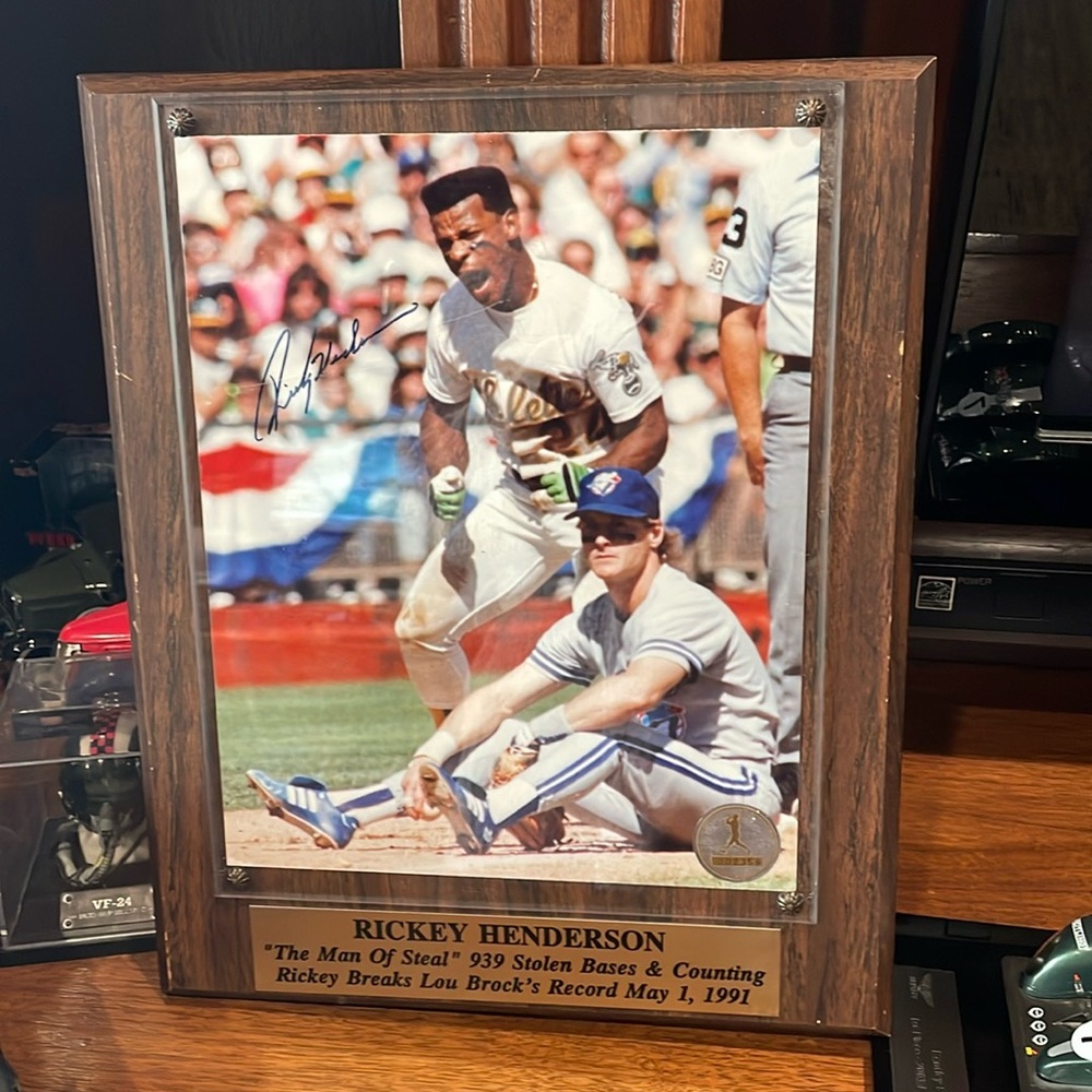 RICKEY HENDERSON
"The Man Of Steal" 939 Stolen Bases & Counting Rickey